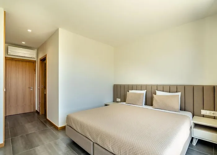 Housa - Lombos, Luxurious Countryside