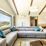 Housa - Lombos, Luxurious Countryside