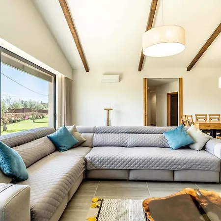 Housa - Lombos, Luxurious Countryside