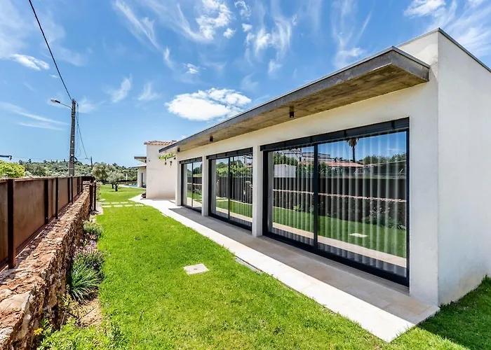 Housa - Lombos, Luxurious Countryside Vila