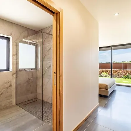 Villa Housa - Lombos, Luxurious Countryside *