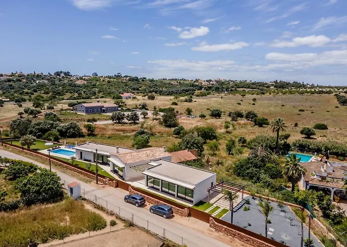 Housa - Lombos, Luxurious Countryside וילה לגואה