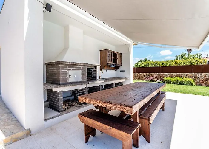 Housa - Lombos, Luxurious Countryside וילה לגואה