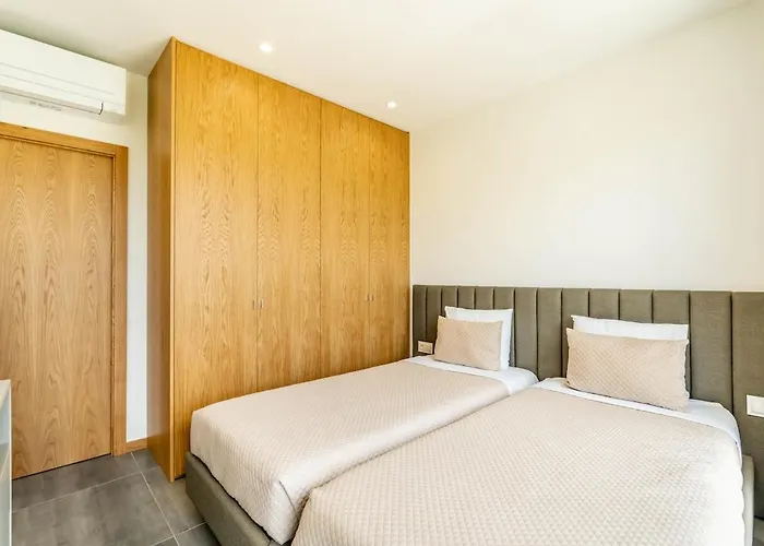 וילה Housa - Lombos, Luxurious Countryside לגואה
